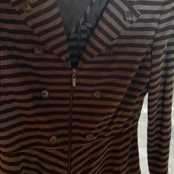 Blazer - Picture 3 of 4